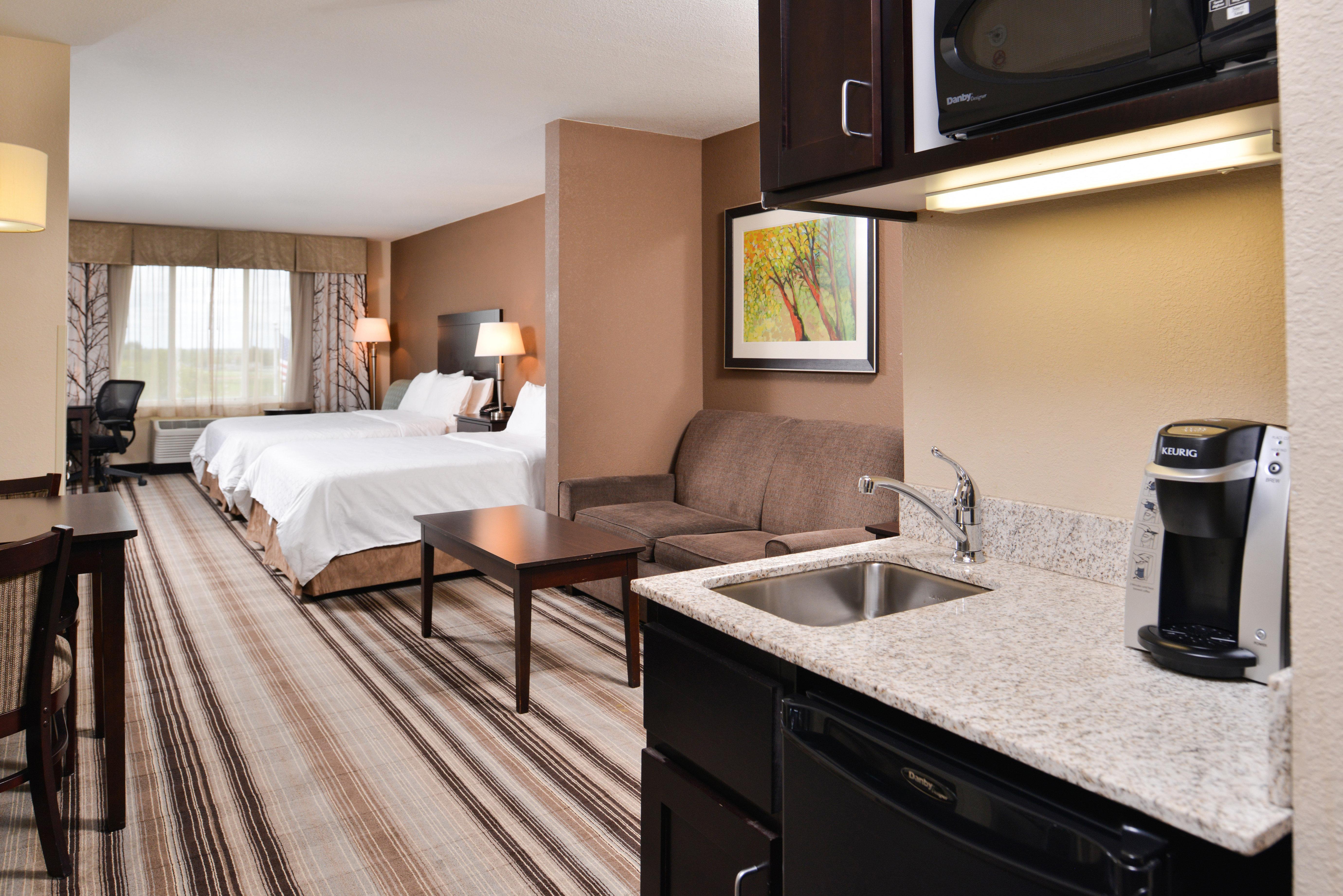 Holiday Inn Express & Suites Emporia Northwest By Ihg Kültér fotó
