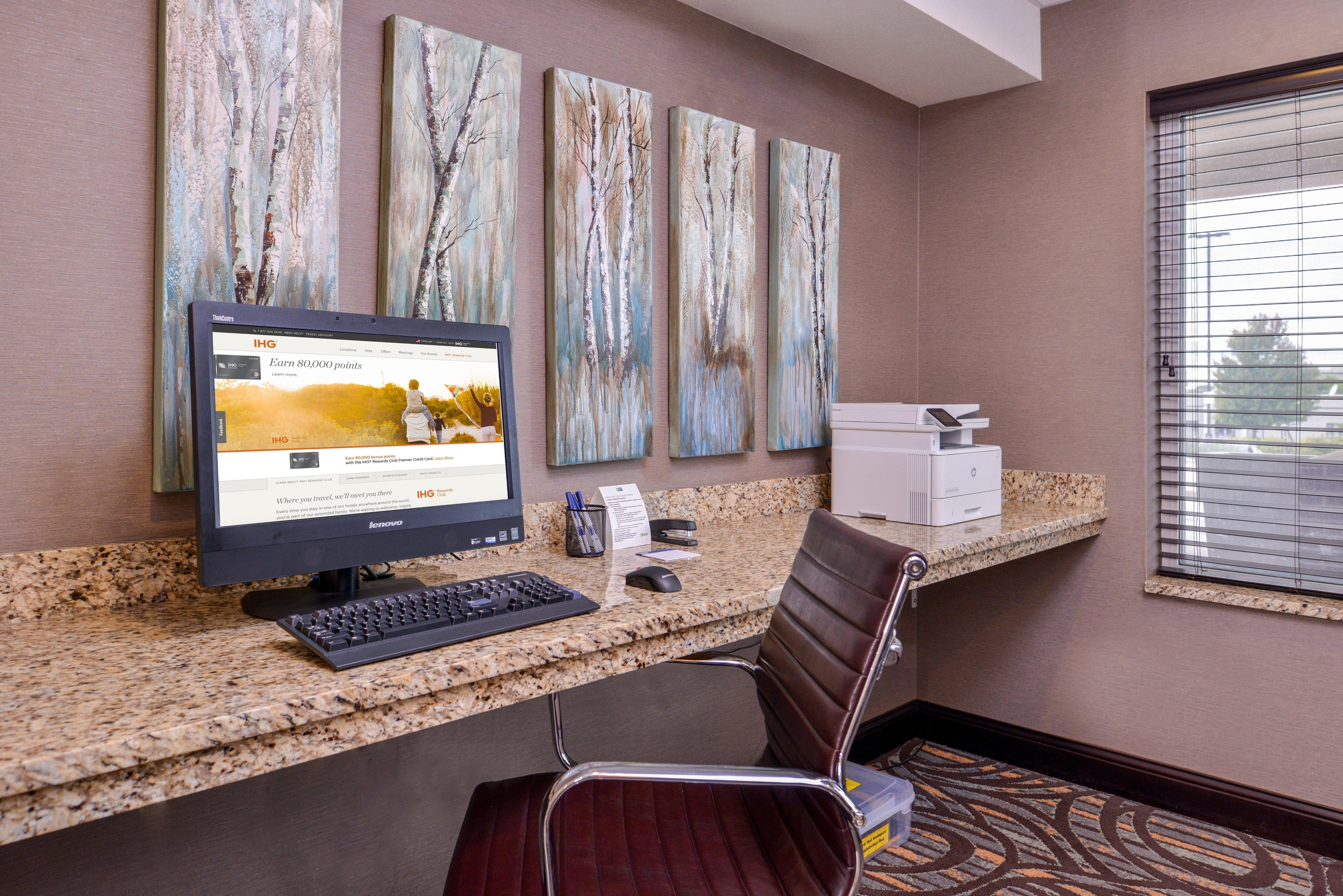 Holiday Inn Express & Suites Emporia Northwest By Ihg Kültér fotó