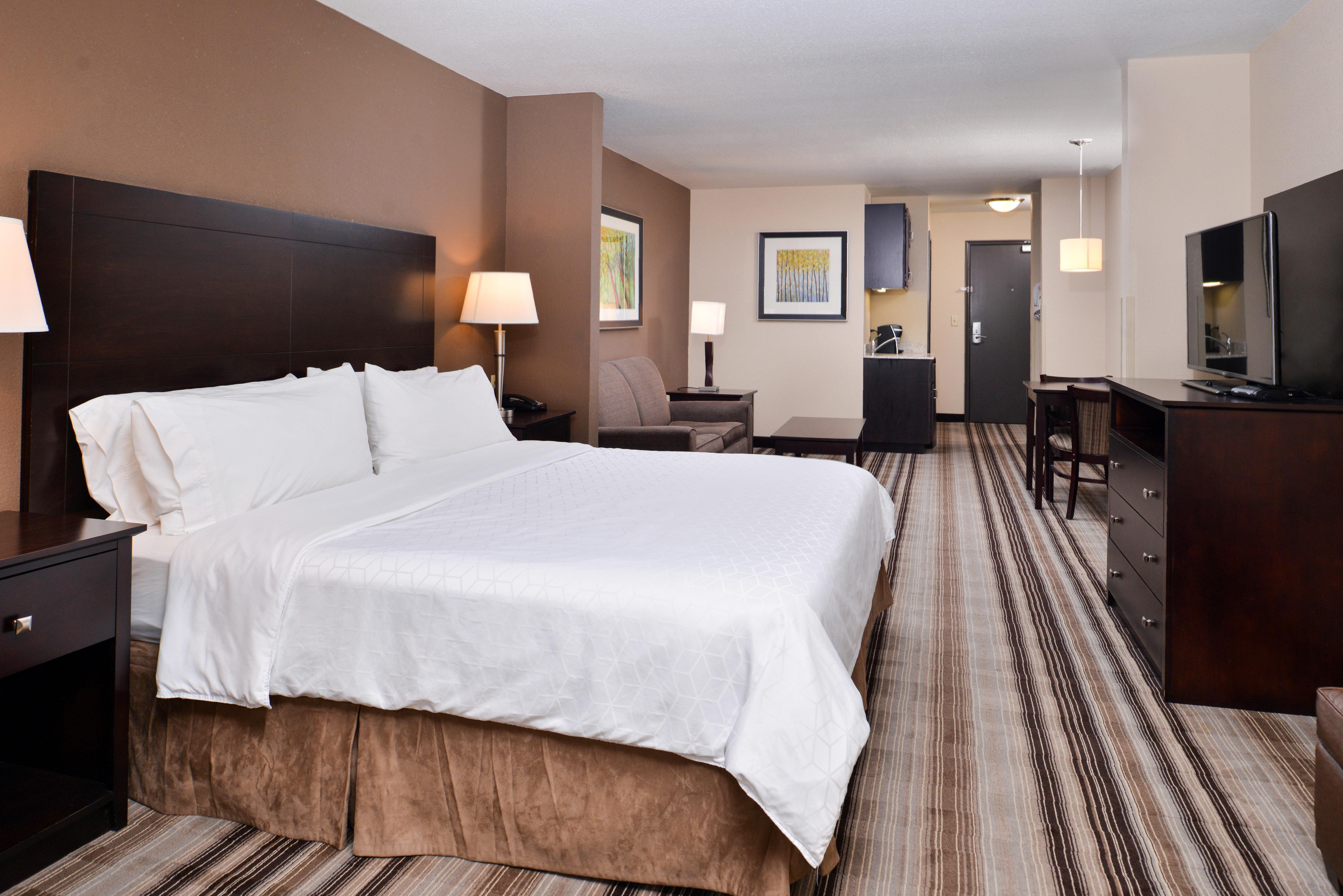 Holiday Inn Express & Suites Emporia Northwest By Ihg Kültér fotó