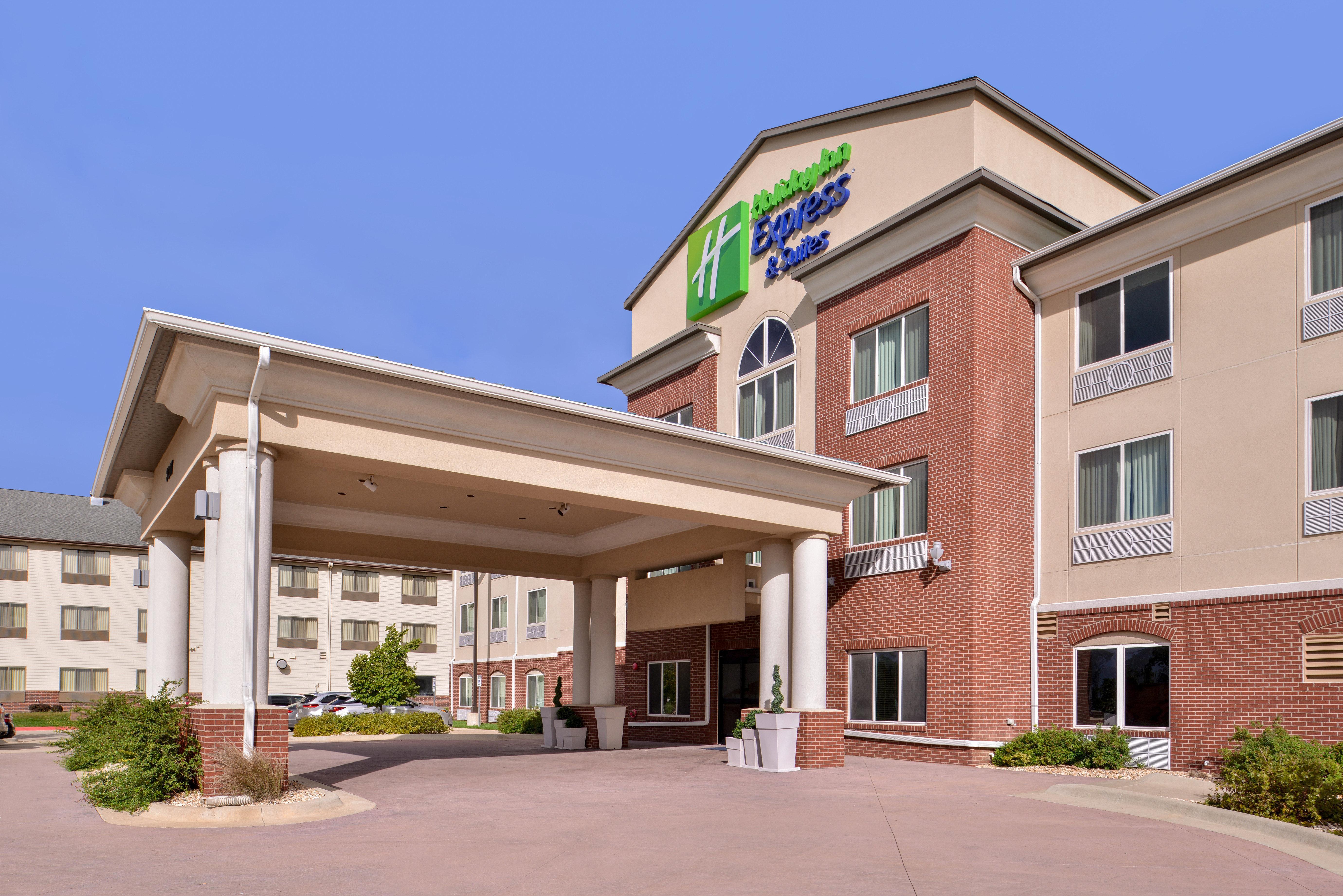 Holiday Inn Express & Suites Emporia Northwest By Ihg Kültér fotó