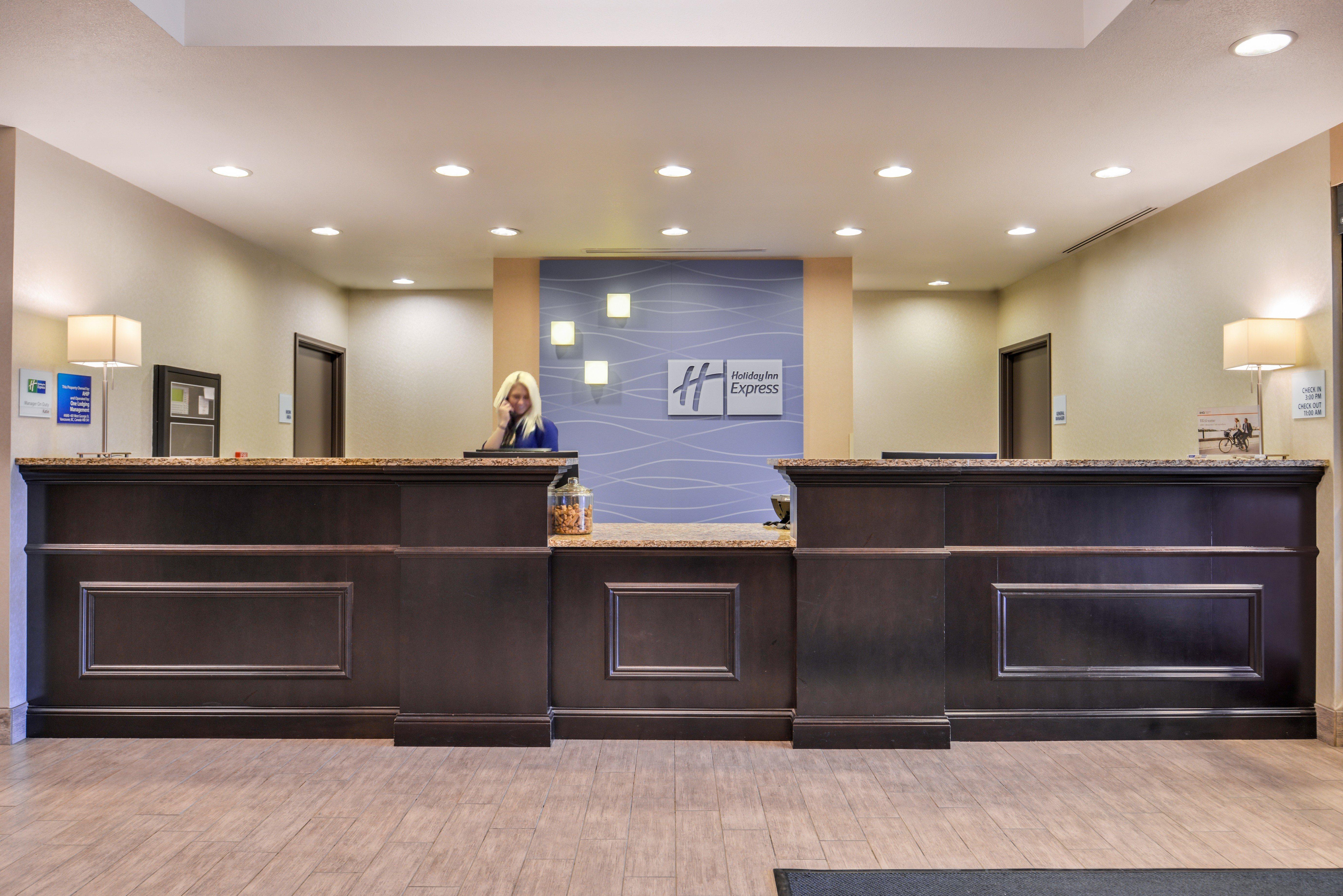 Holiday Inn Express & Suites Emporia Northwest By Ihg Kültér fotó
