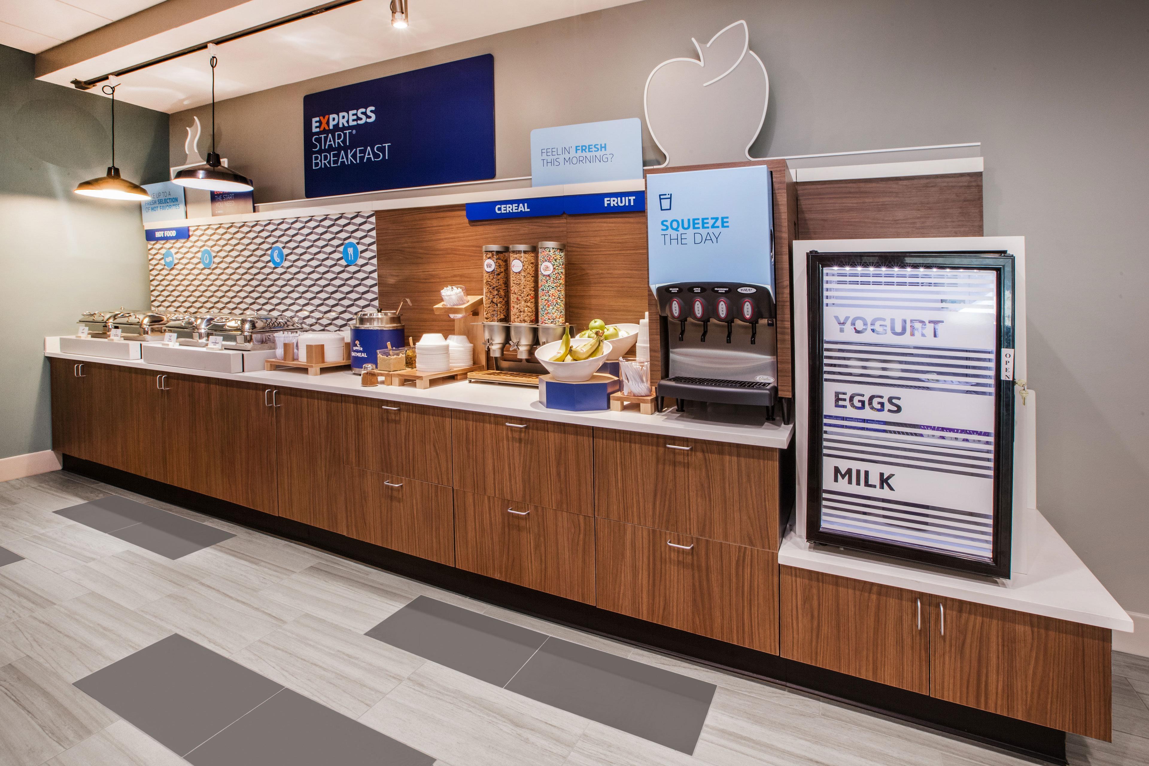 Holiday Inn Express & Suites Emporia Northwest By Ihg Kültér fotó