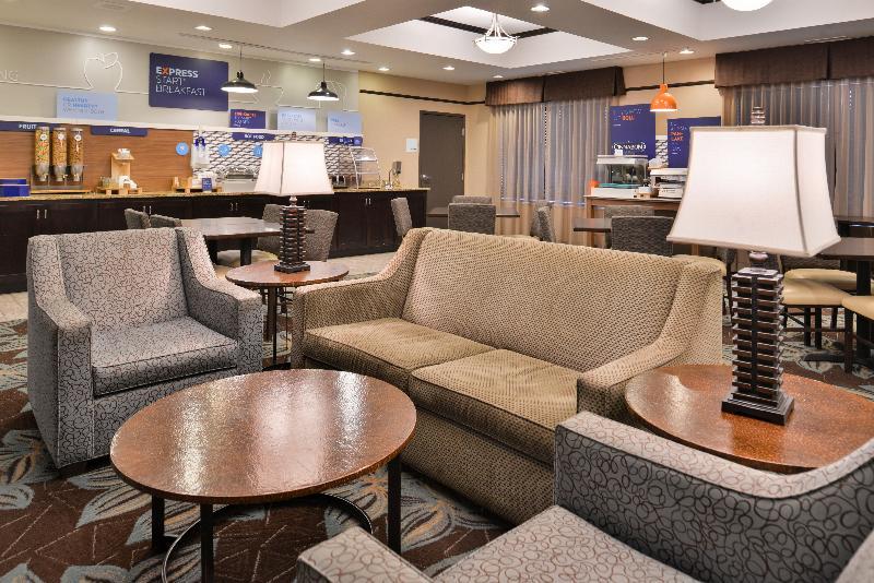 Holiday Inn Express & Suites Emporia Northwest By Ihg Kültér fotó