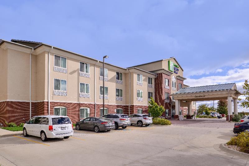 Holiday Inn Express & Suites Emporia Northwest By Ihg Kültér fotó